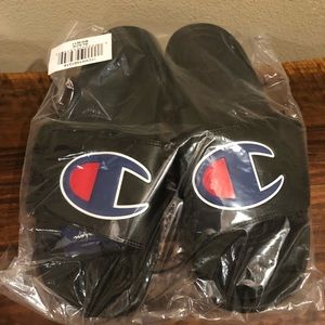 NWT Champion Slip on
